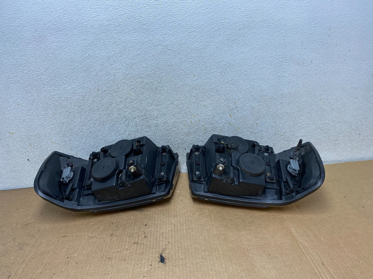 2002 to 2009 Gmc Envoy Left+Right Set Headlights Halogen AI8748 DW6