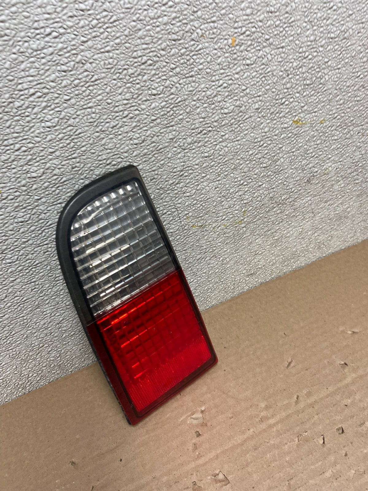 2003 2004 2005 2006 Lincoln Ls Right Passenger RH Inner Tail Light Oem AB1069 LK2