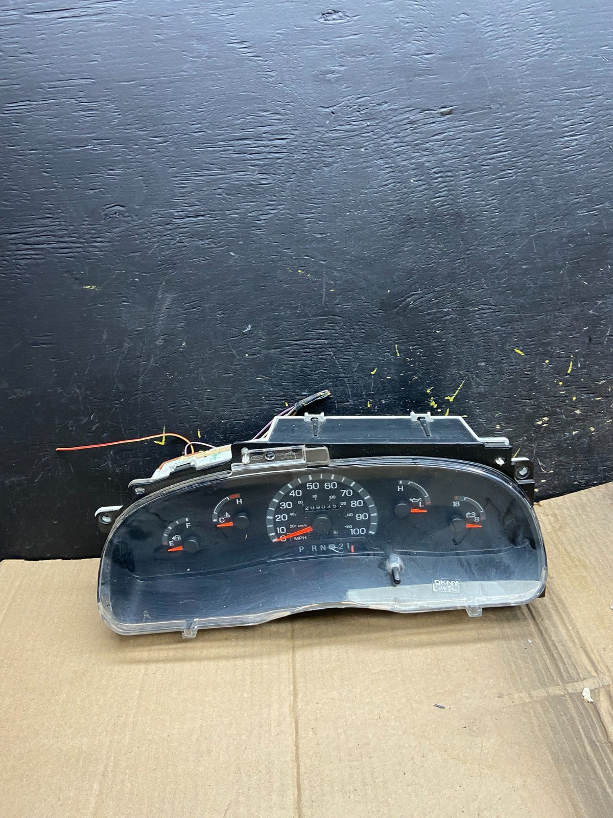 2001 - 2002 Ford Econoline E250 E350 Van Speedometer Instrument Cluster X1705 DG0