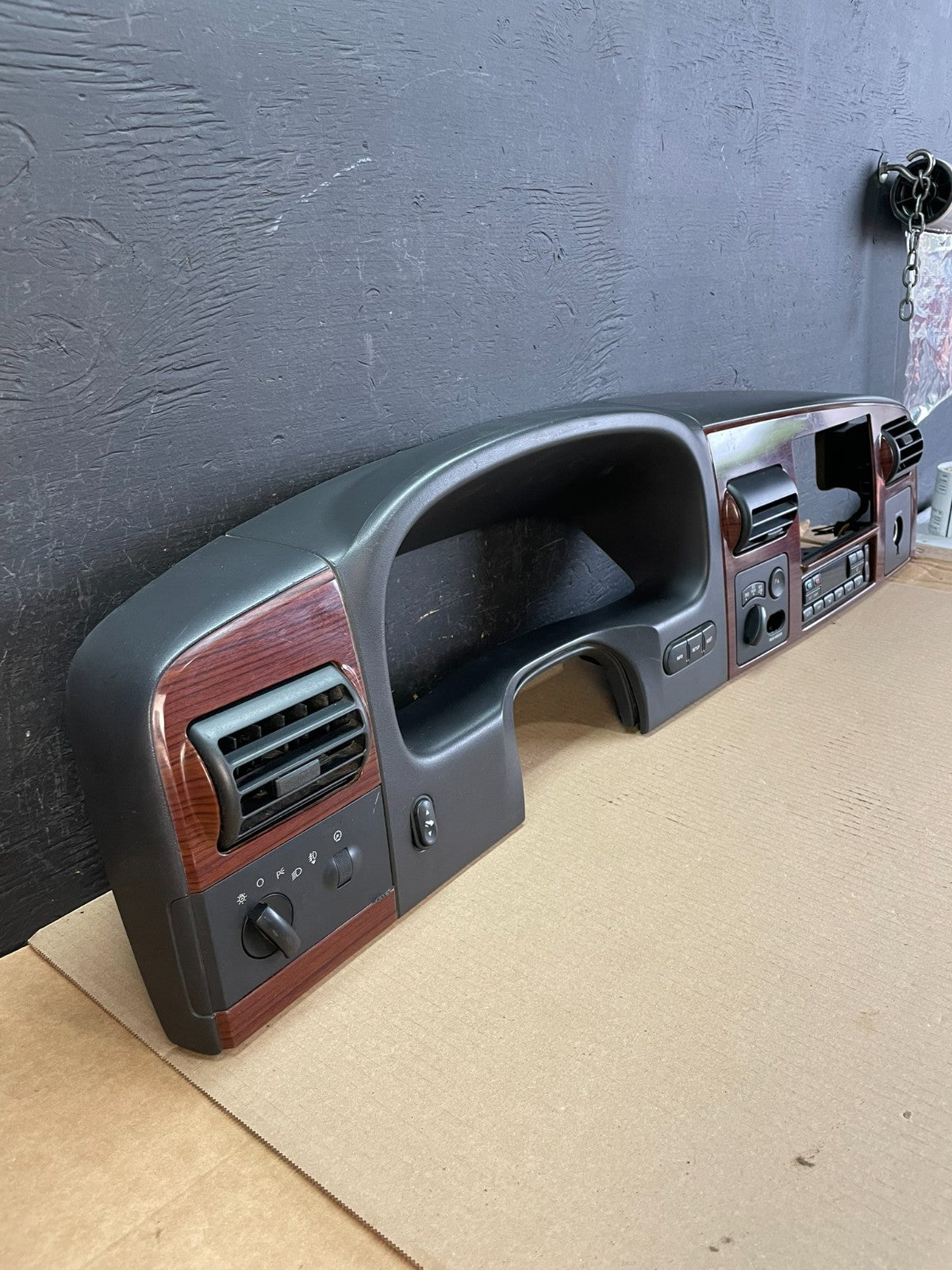 2005 2007 Ford F250 F350 Speedometer Climate Control Radio Panel Bezel AE3426 DG2