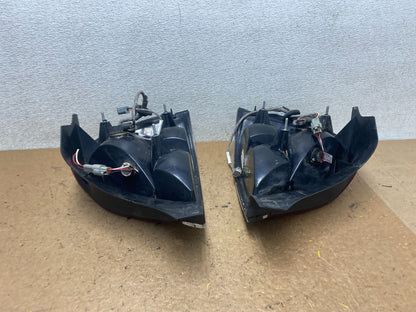 1998-2003 Ford Crown Victoria Left+Right Side Tail Lights T0989 DW9