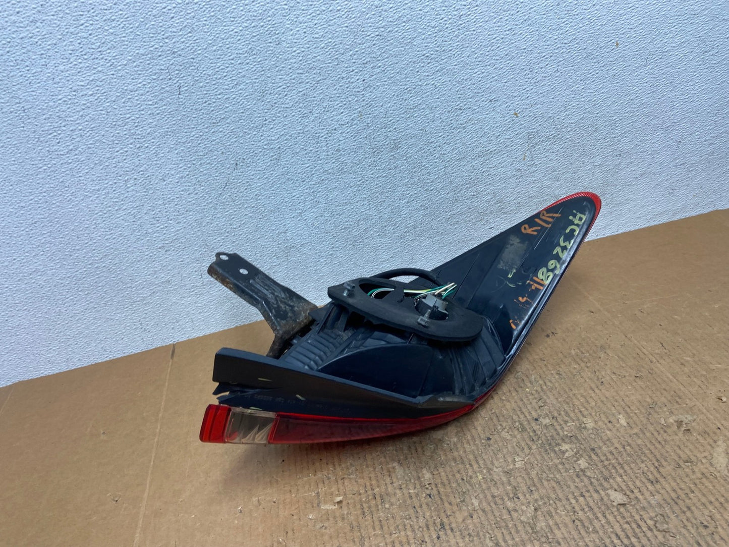 2005-2010 Toyota Avalon Right Passenger Side Tail Light AE2678 LK6