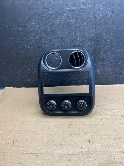 2011 to 2017 Jeep Compass Dash Climate Temperature Control Radio Bezel AH5110 DW0
