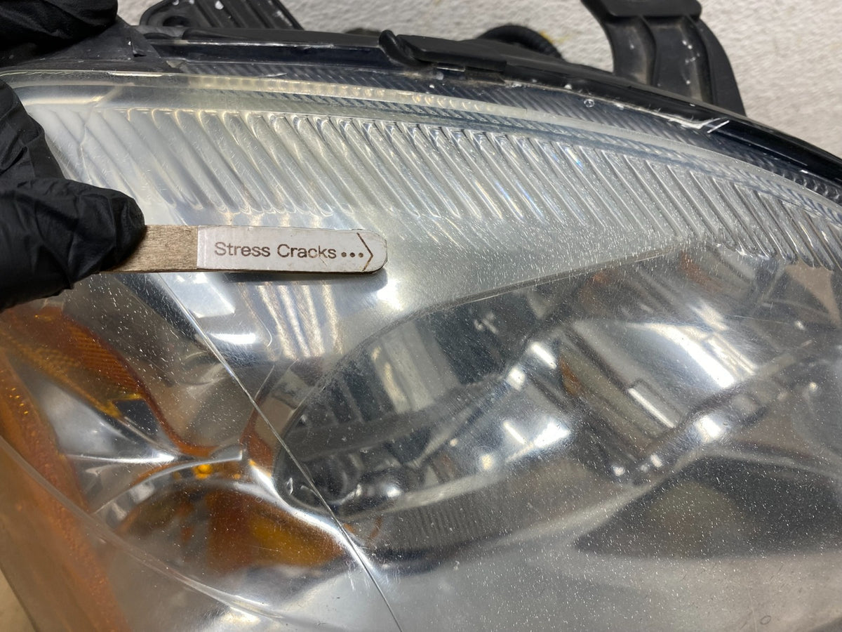 2005 to 2007 Ford Five Hundred Halogen Right Passenger Side Headlight AH2943 DW4