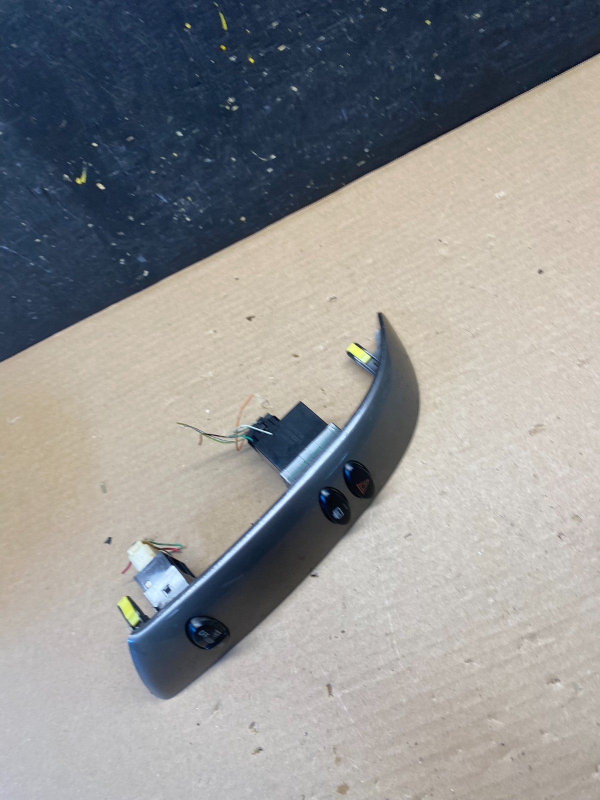 2004 to 2010 Toyota Sienna Left Side Climate Switches Bezel Trim OEM  S2638 DG2