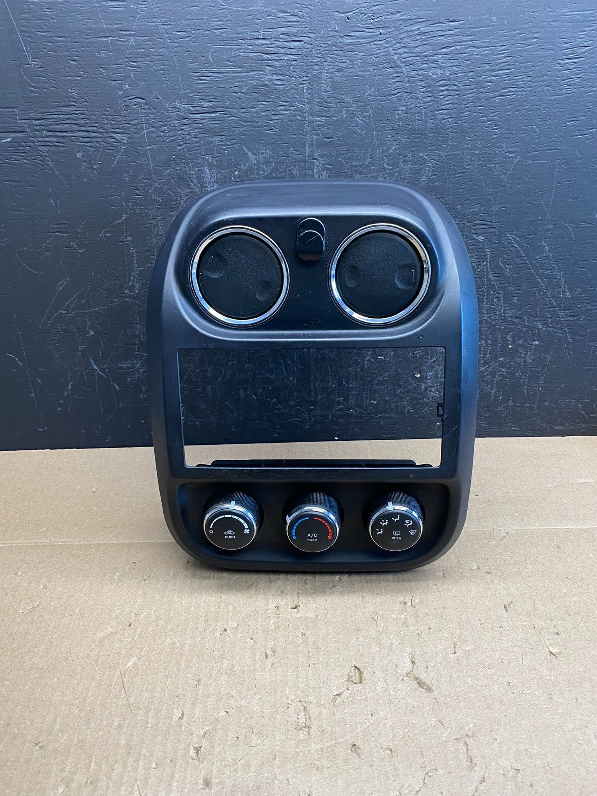 2011 to 2017 Jeep Compass Dash Climate Temperature Control Radio Bezel AC6450 DG0