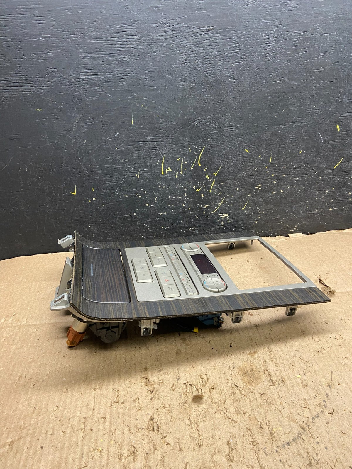 2006 - 2010 Ford Explorer Radio Heater Climate A/C Control Bezel  Trim y8083 DG5