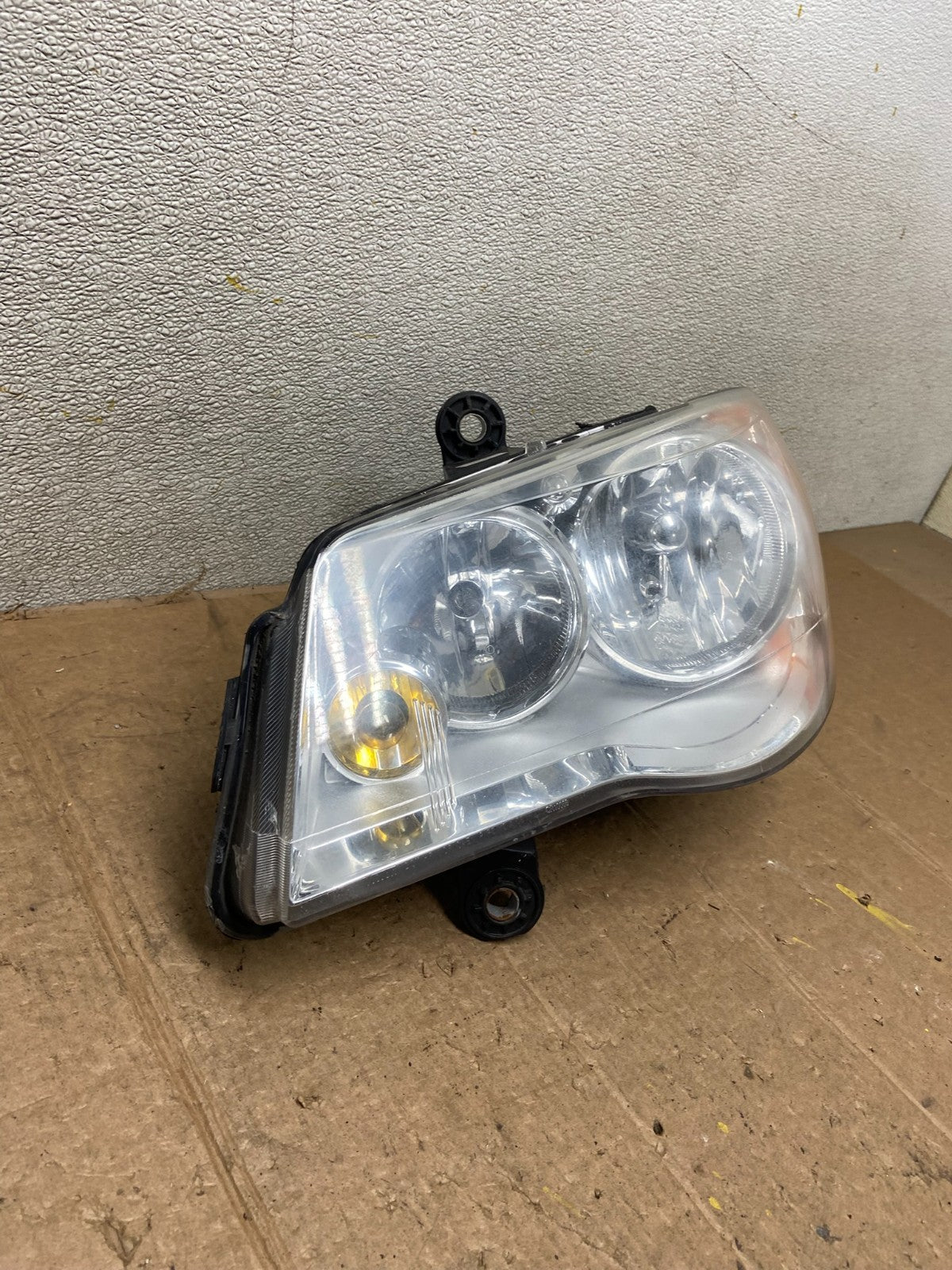 2008 to 2016 Chrysler Town and Country Left Driver Lh Side Headlight AA3434 DW2
