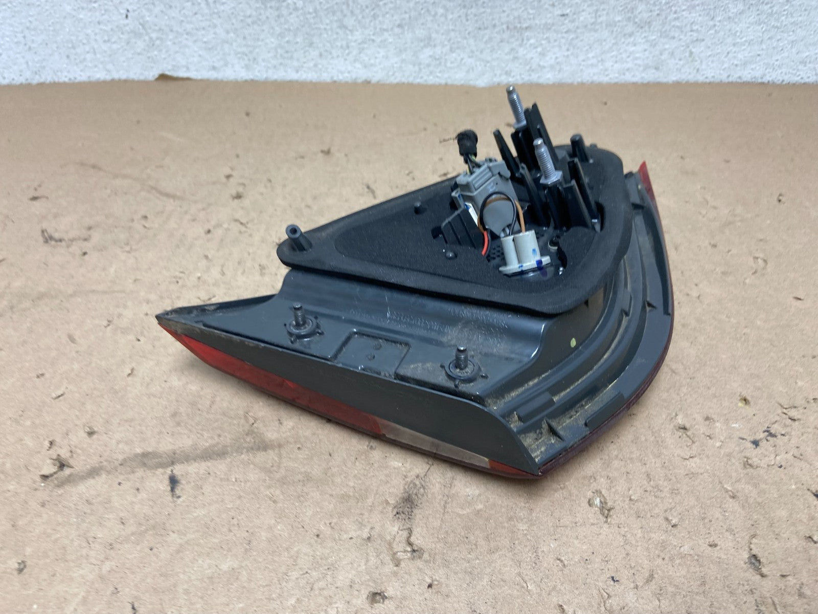 2015 to 2017 Chrysler 200 Sedan Right Passenger Inner Tail Light AG43425