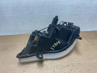 2011 to 2016 Chrysler Town and Country Right Passenger Headlight Y8208 DW8