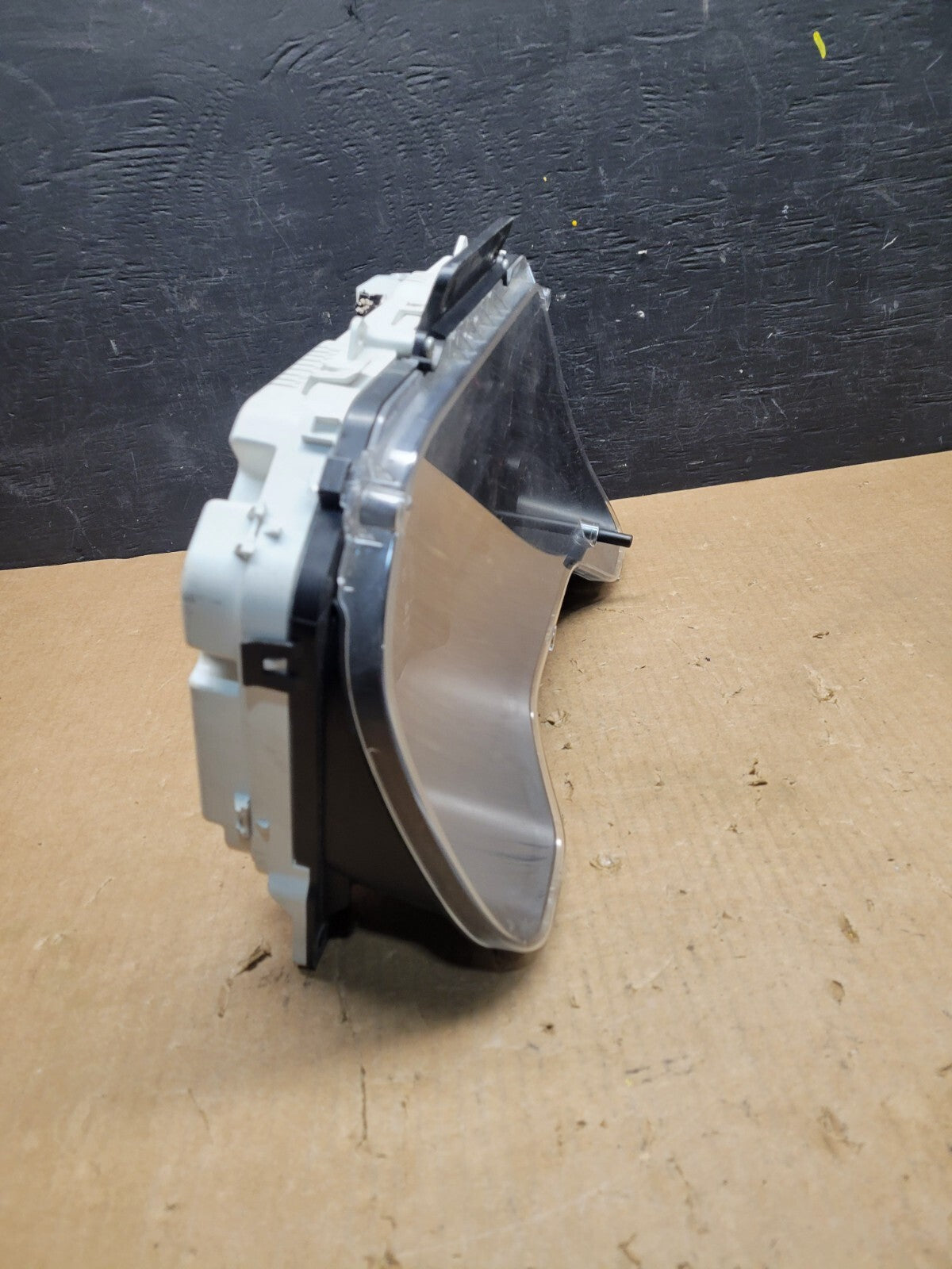 2010 Ford E150 VAN Gauge Speedometer Cluster H7813 DG11