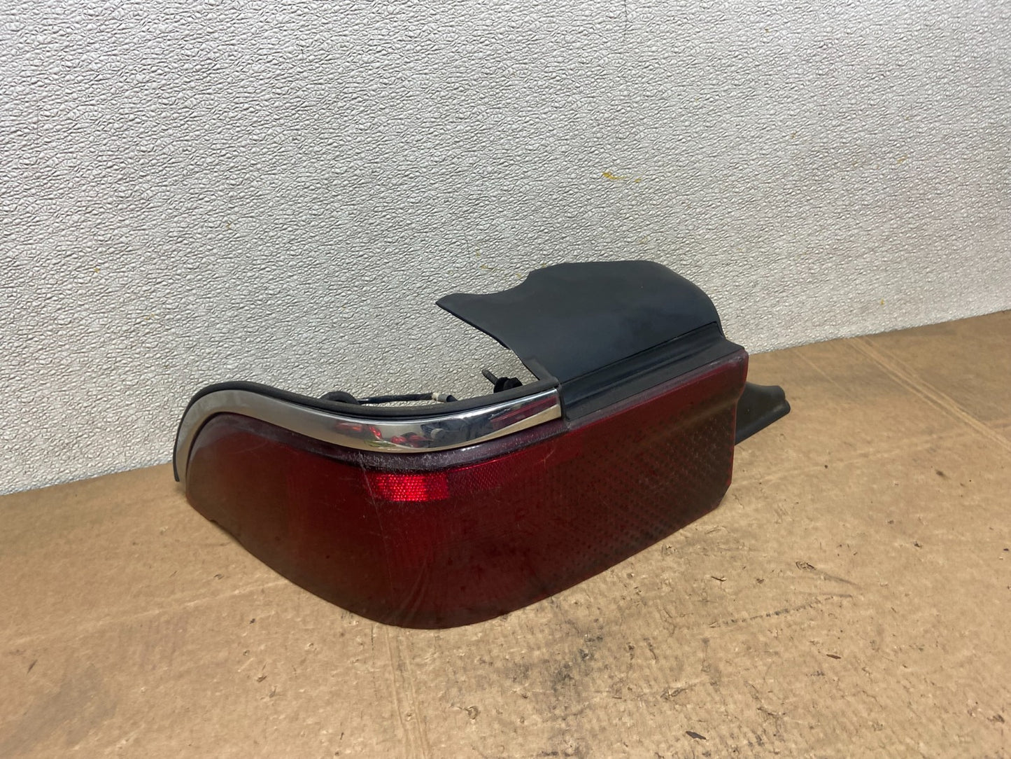 1995 to 1997 Mercury Grand Marquis Left Driver LH Side Tail Light Y6814 DW0