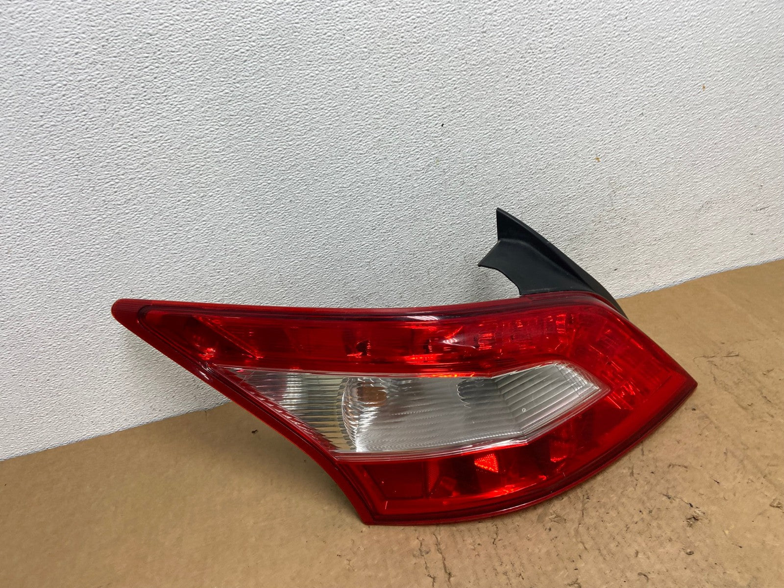 2009 2010 2011 Nissan Maxima Left Driver Lh Side Tail light AD1414 LK2