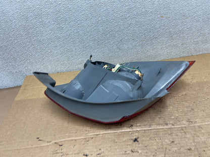 2003-2004 Toyota Matrix Right Passenger Rh Side Tail Light Oem AB3405 LK5