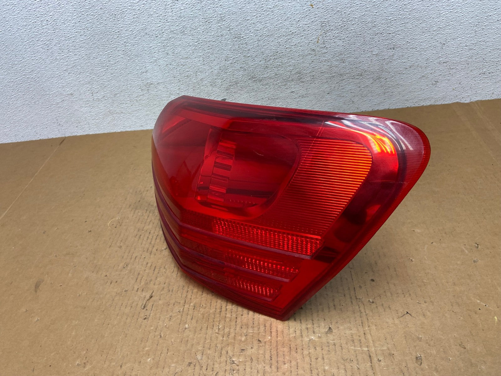 2008 to 2015 Nissan Rogue Right Passenger Rh Side Tail Light AE0517 LK1
