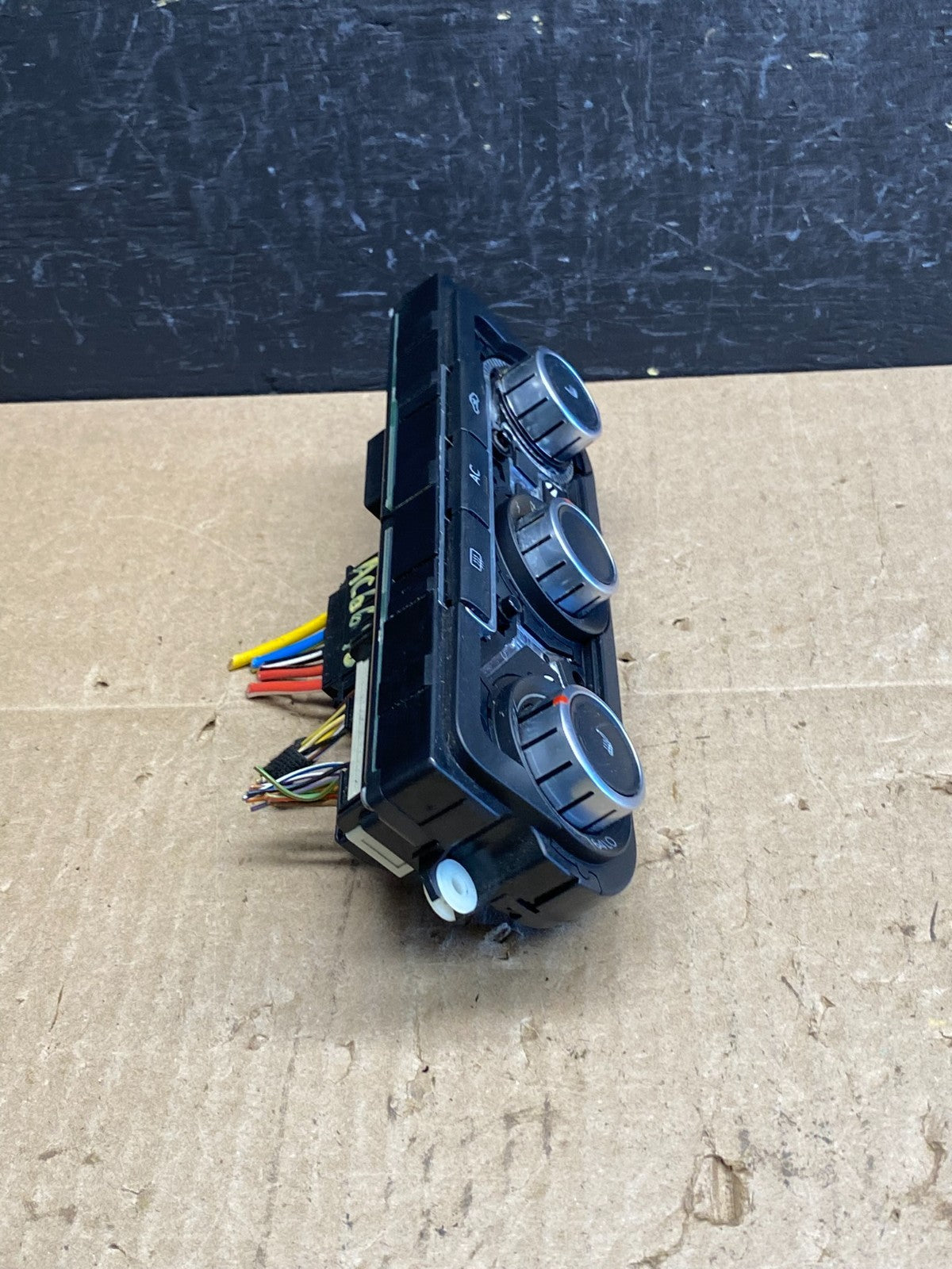 2009-2011 Volkswagen Tiguan Front Center Console Climate Control ac6698 DG1