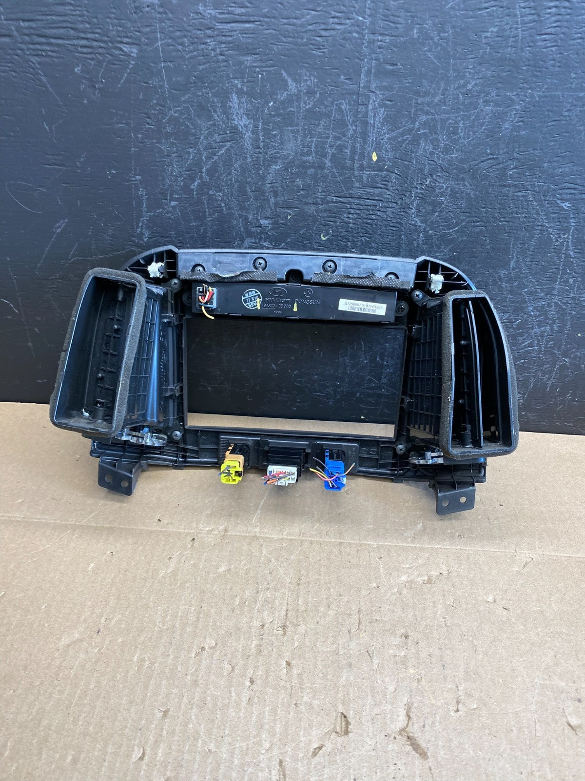 2007 to 2009 Hyundai Santa Fe Center Dashboard Radio Bezel Trim AC6325 DG4