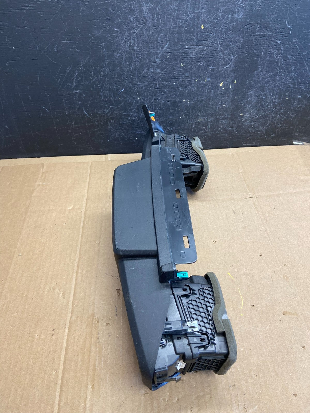 2020 to 2023 Ford Explorer Console Radio Display Screen Air Vents AD2112 DG2