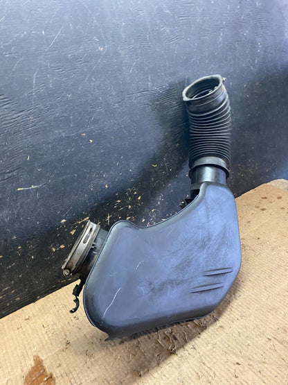 2011 to 2018 Chrysler 300 3.6L Air Intake Duct Tube Cleaner OEM Y6342 DG1