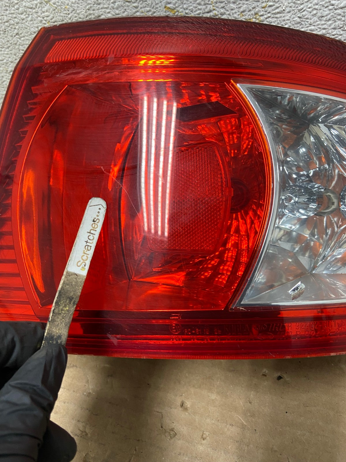 2003-2006 Kia Optima Right Passenger Rh Side Tail Light AH8410 LK4