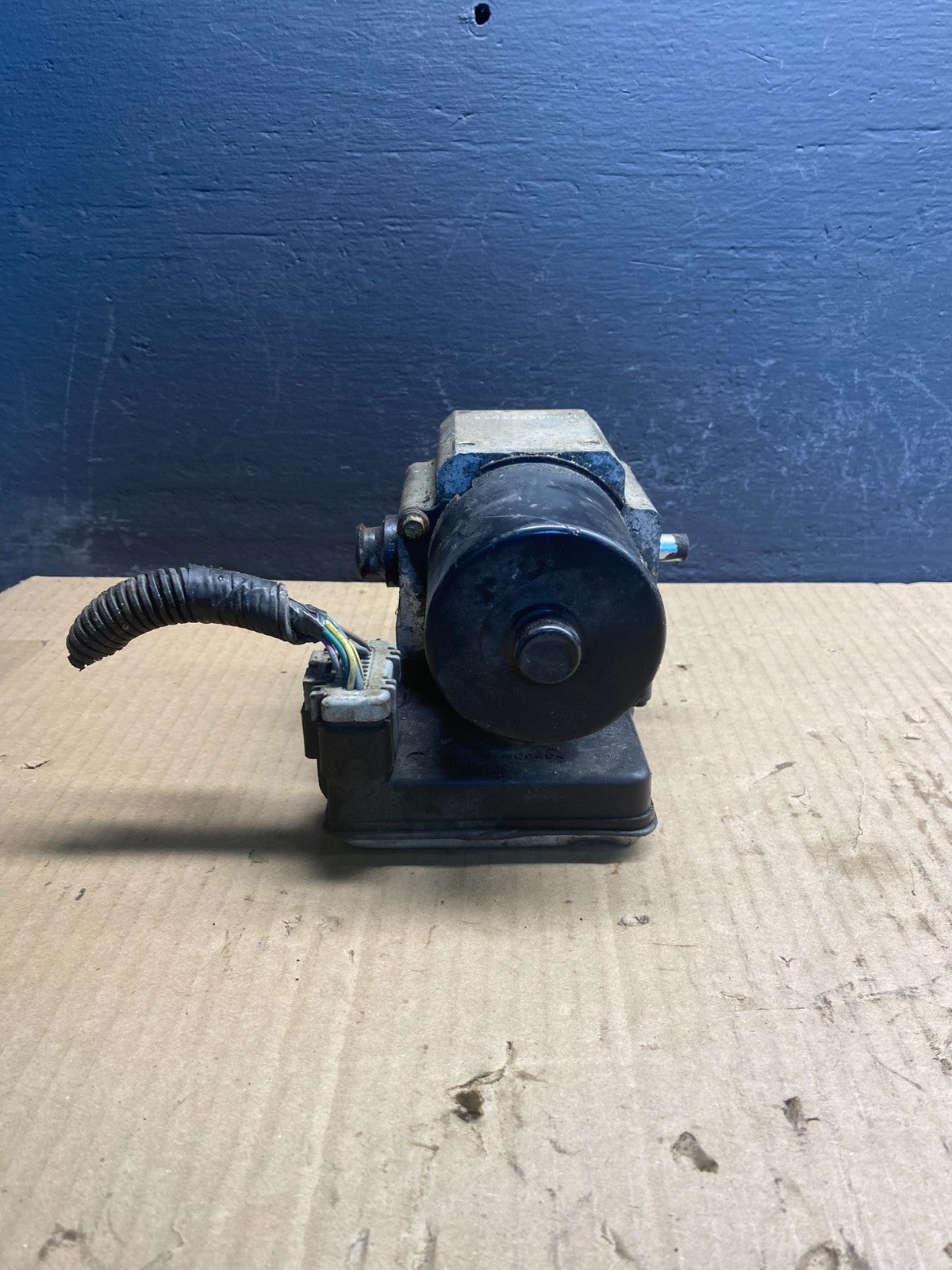 2004-07 GMC Savana Express ABS Brake Pump Control OEM 13567149 AC0925 DG1