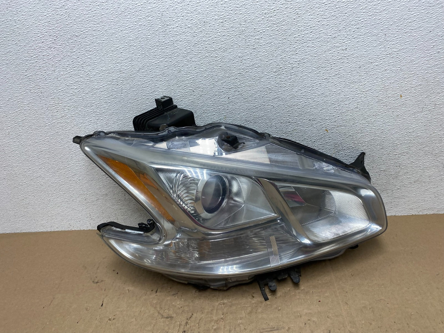 Halogen 2009-2014 Nissan Maxima Right Passenger Headlight AE6502 DW0