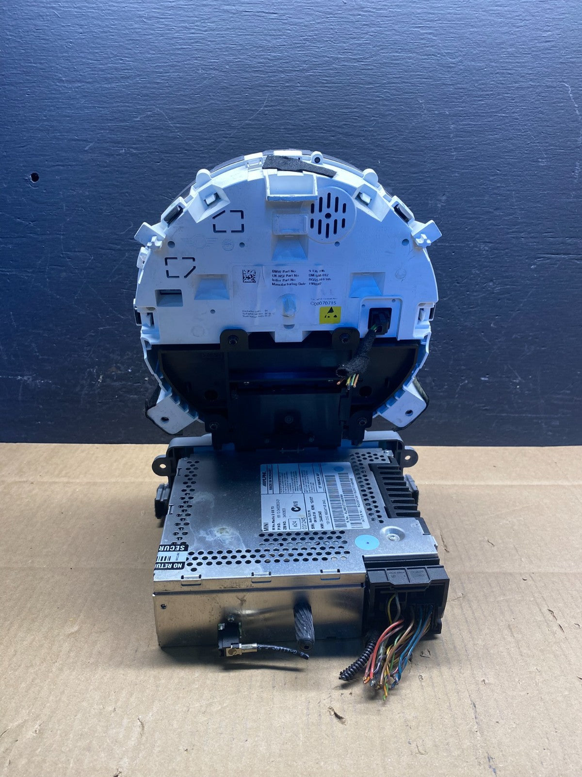 2007 - 2010 Mini Cooper Speedometer Cluster Gauge AD1569 DG3