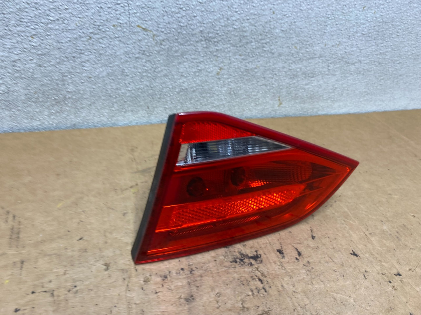 2009 to 2012 Audi A4 Sedan Right Passenger Rh Inner Tail Light T3253 DW2
