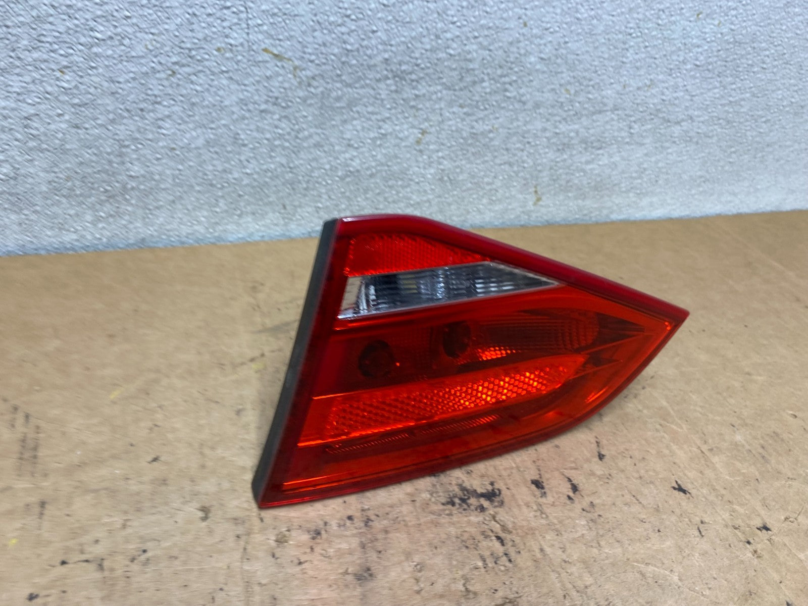 2009 to 2012 Audi A4 Sedan Right Passenger Rh Inner Tail Light T3253 DW2