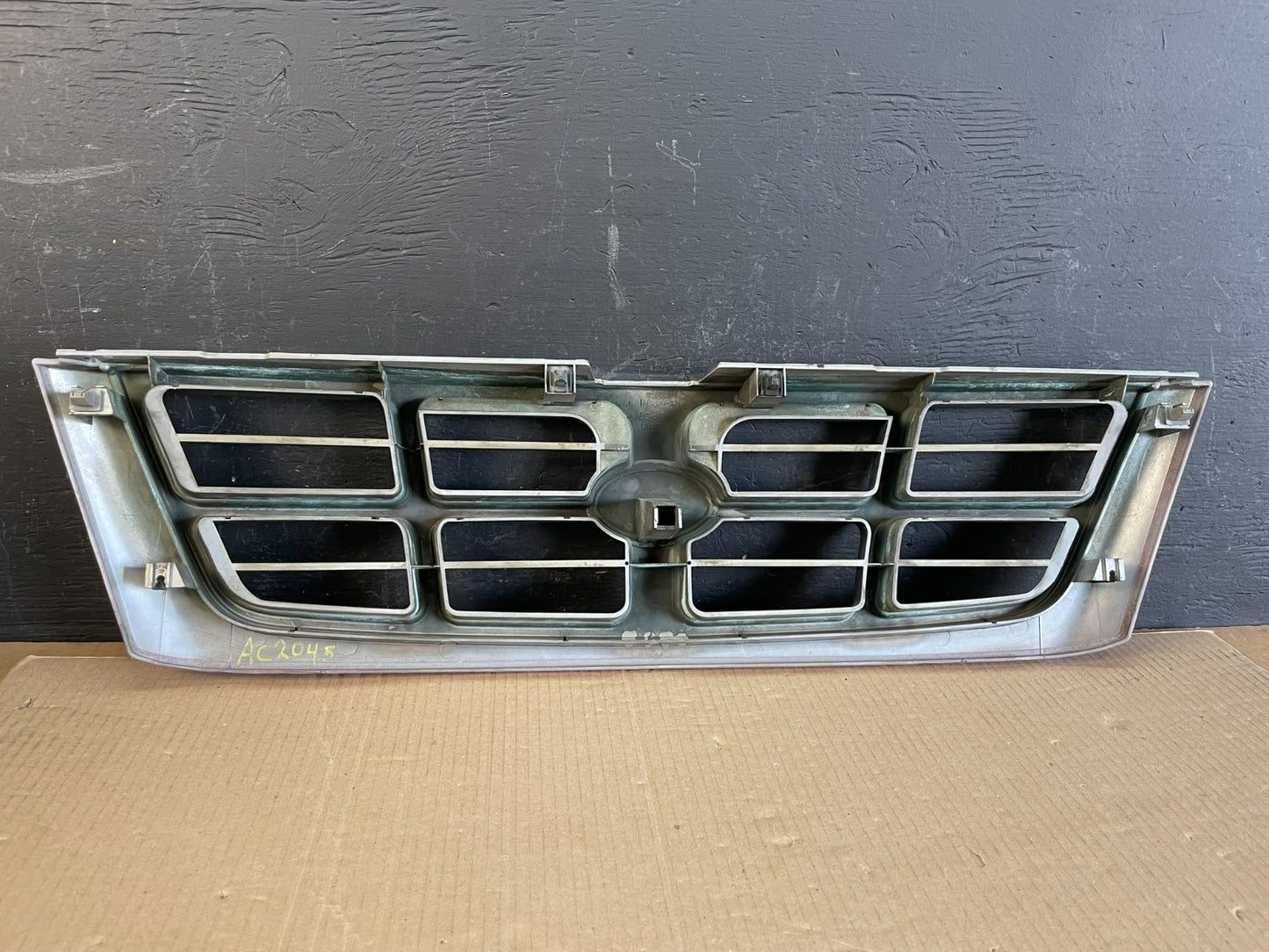 1997  to 2000 Subaru Forester Front Upper Grill Grille AC2045 DG5