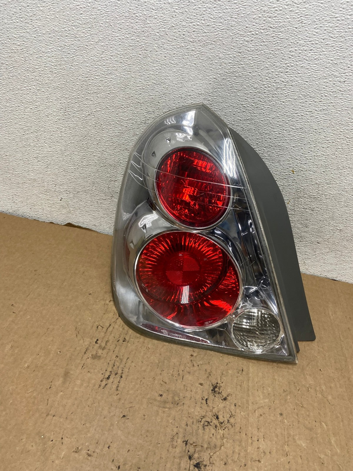 2005 to 2006 Nissan Altima Left Driver Side Tail Light AG2257 LK0