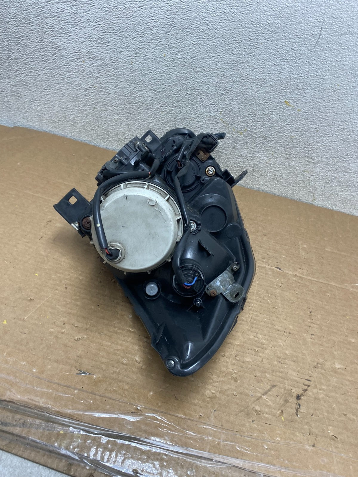 2004 2005 2006 Nissan Maxima Right Passenger Side Headlight Xenon HID Z2807 DW6