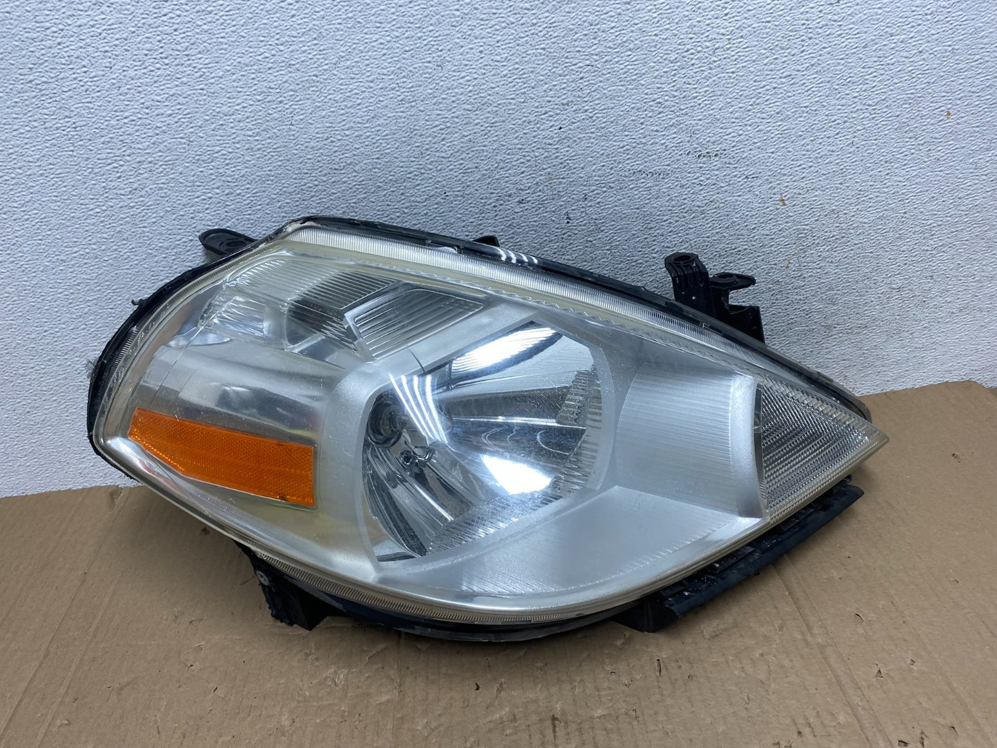 2008 to 2012 Nissan Versa Headlight Right Passenger Rh Side AE9013 DW0