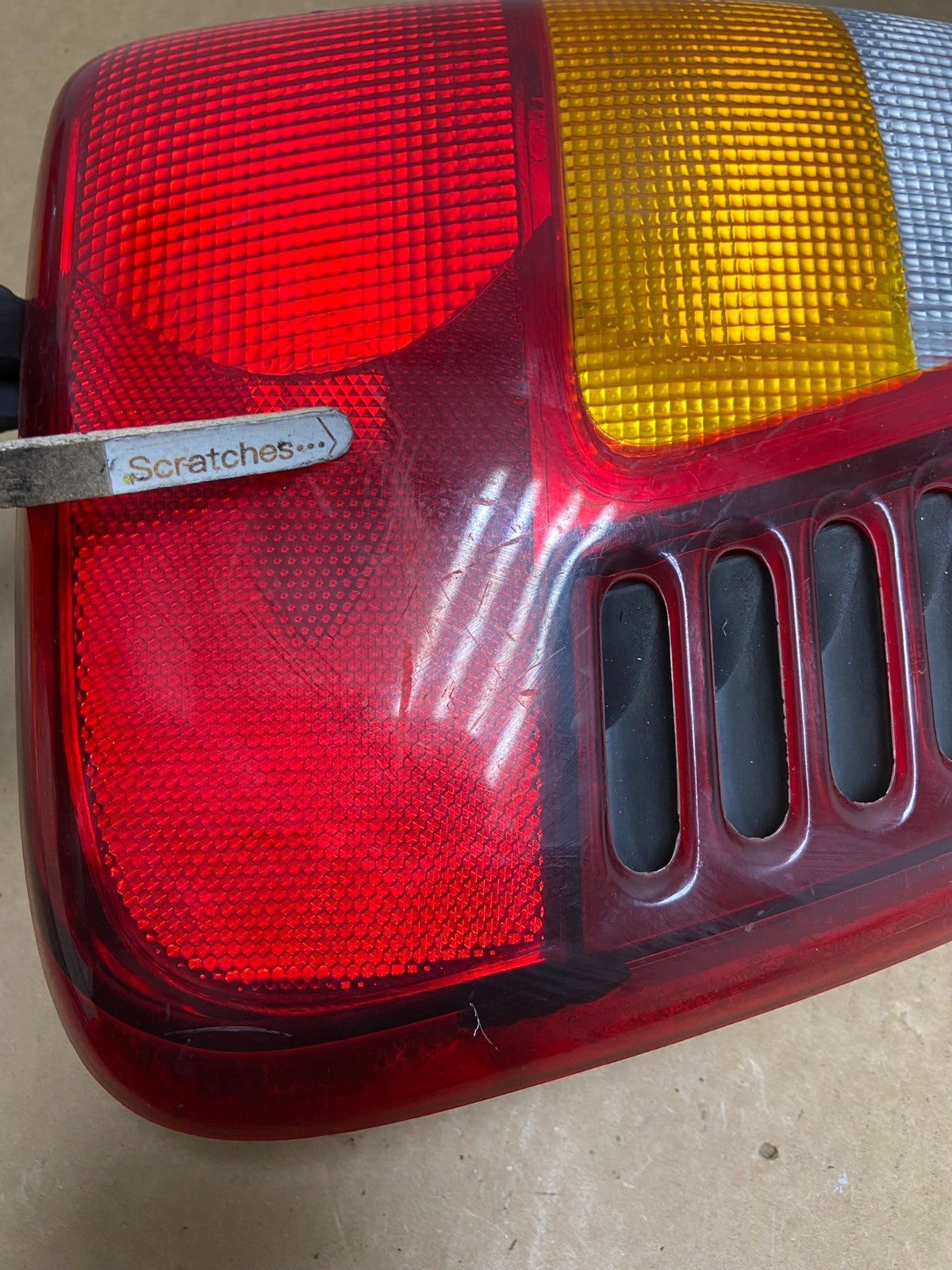 1999 - 2004 Jeep Grand Cherokee WJ Left Driver Lh Tail Light AI2629 LK3