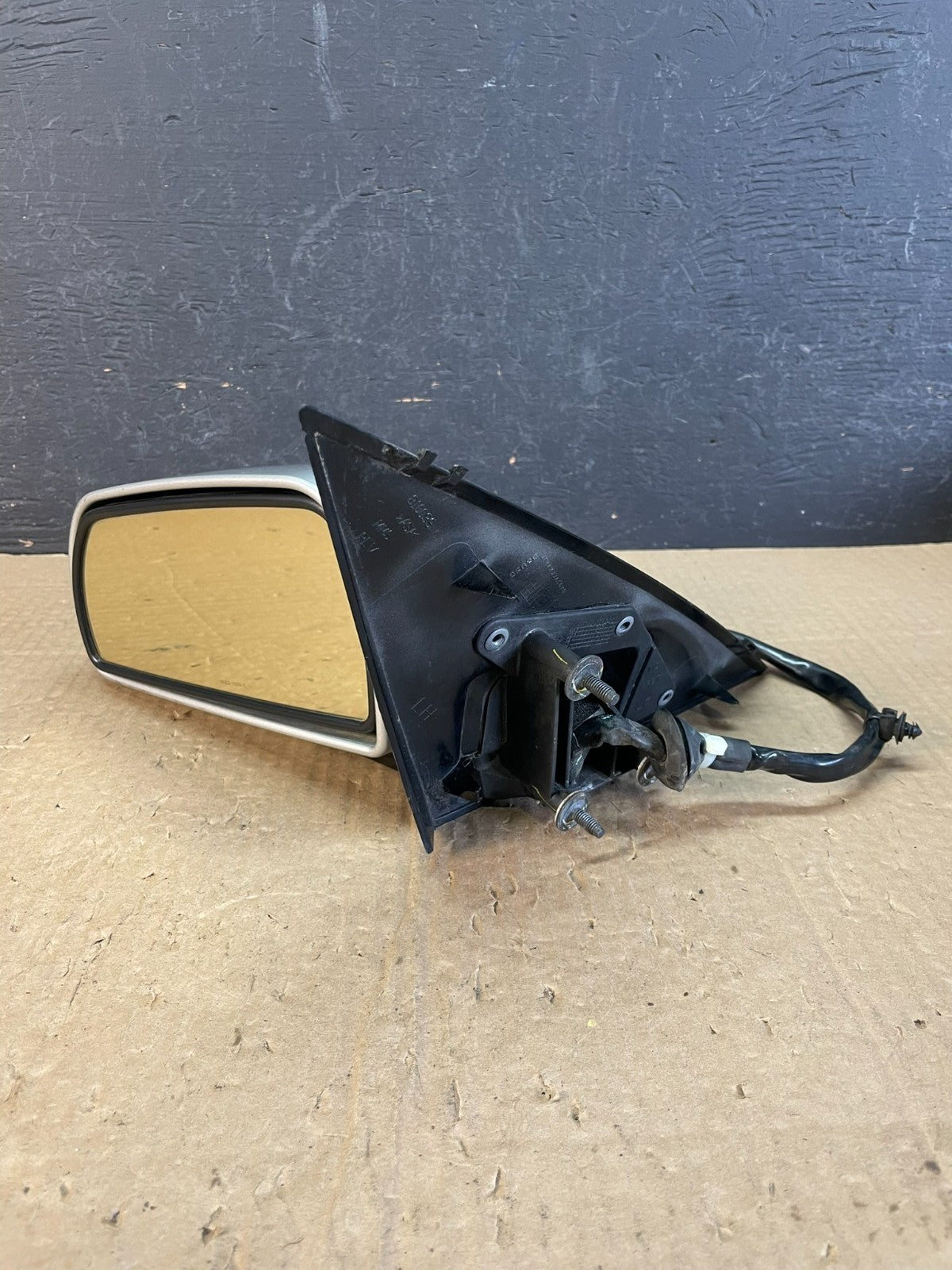 2005 to 2011 Cadillac STS Left Driver LH View Door Mirror AC9923 DW5