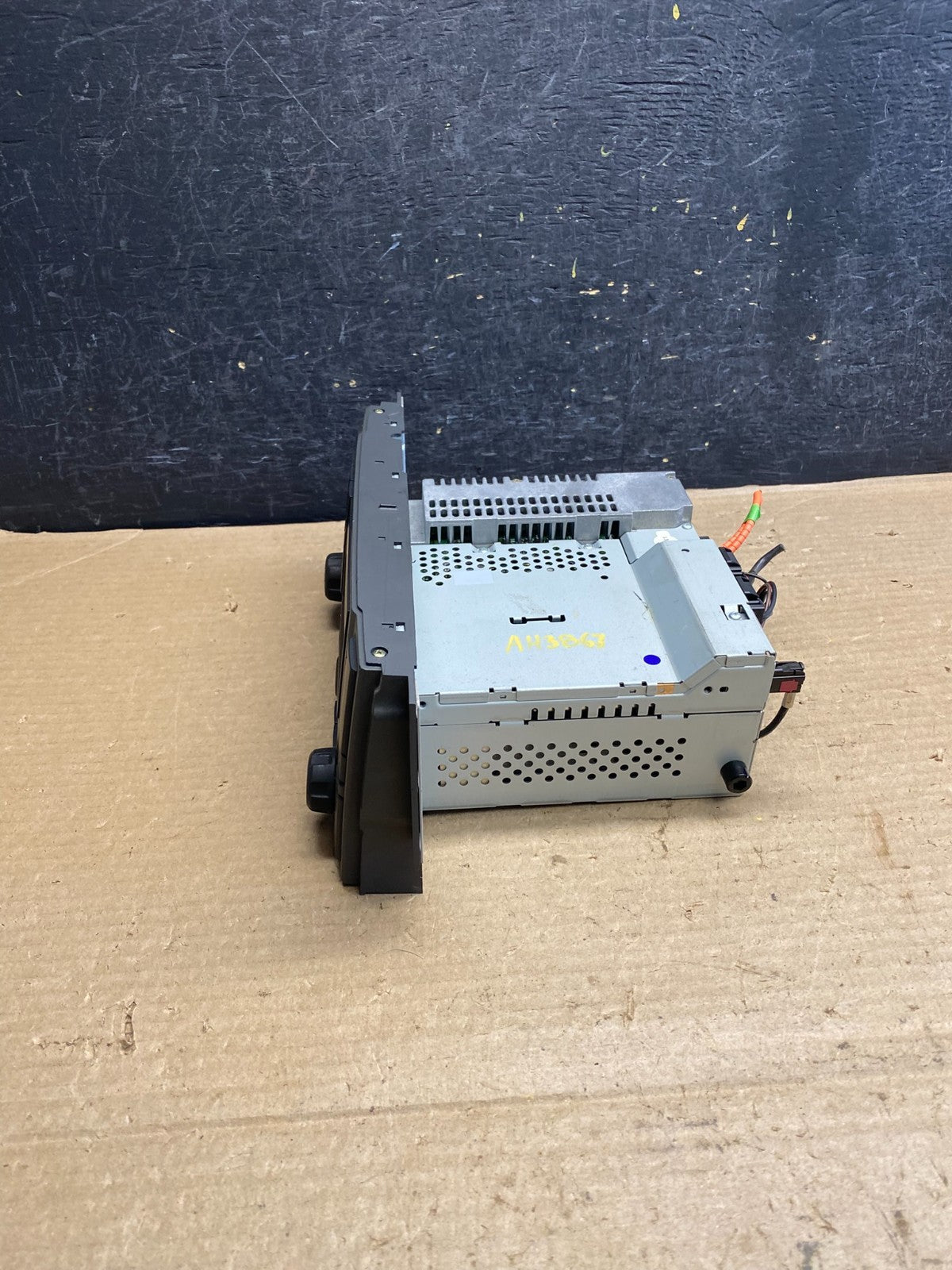 2005 2006 2007 2008 Land Range Rover LR3 6 CD Changer Stereo Radio AH3867 DG2