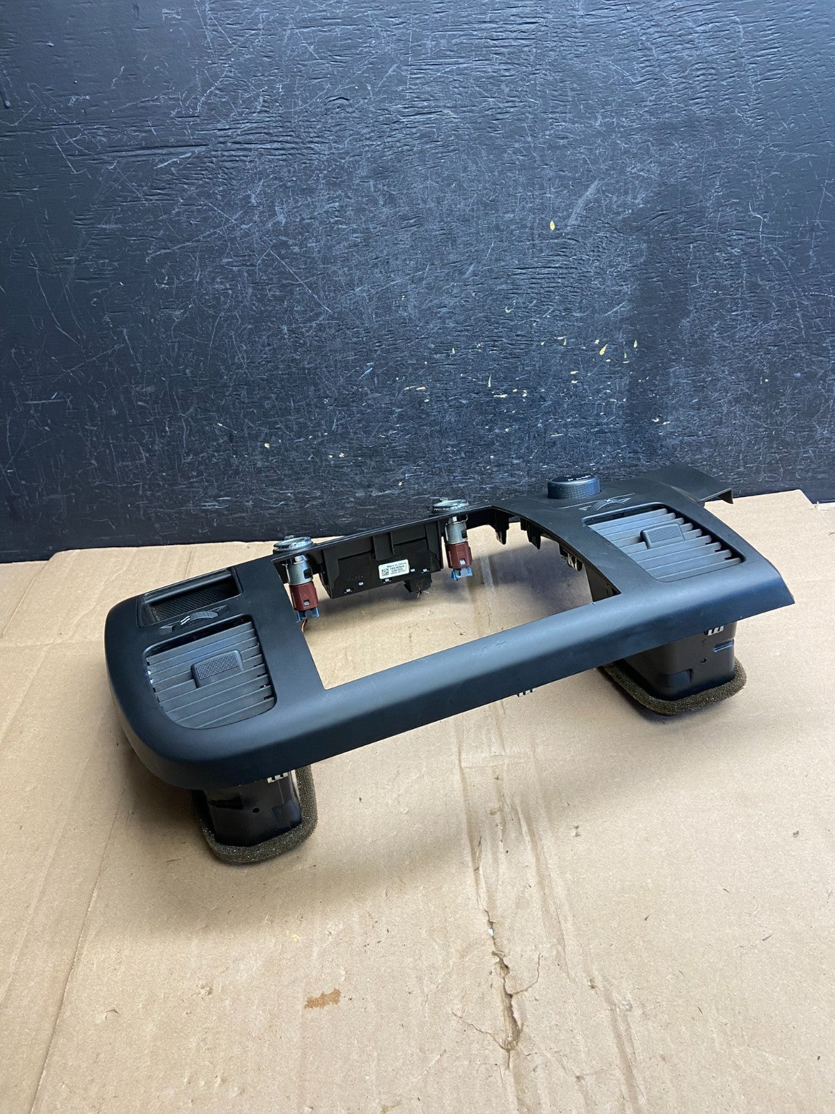 2007 to 2014 Silverado Sierra Center Console Radio Bezel Air Vents AI6061 DG2