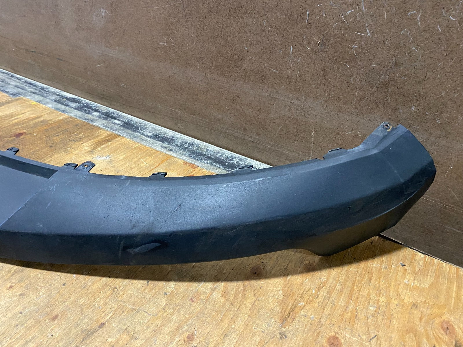 2013 to 2016 GMC Acadia Front Lower Bumper Cover 20982396 AA23584