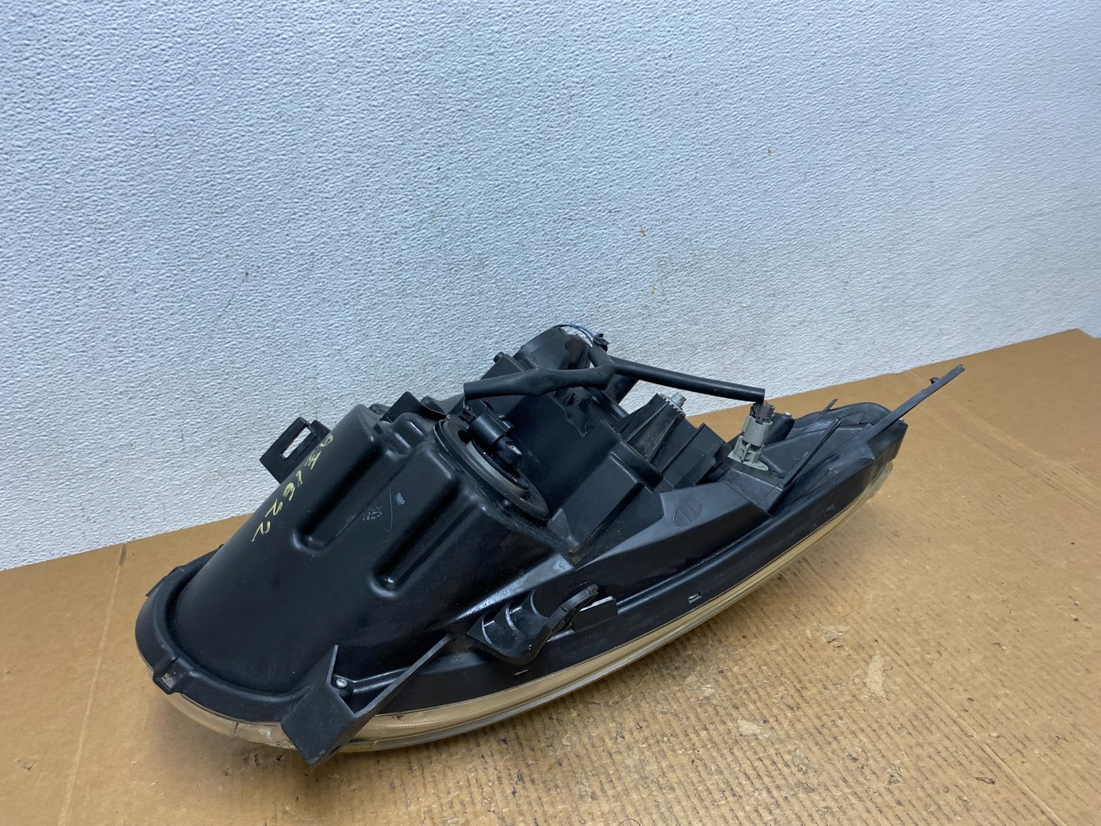2008 to 2013 Nissan Rogue Left Driver LH Halogen Headlight AE1622 DW5