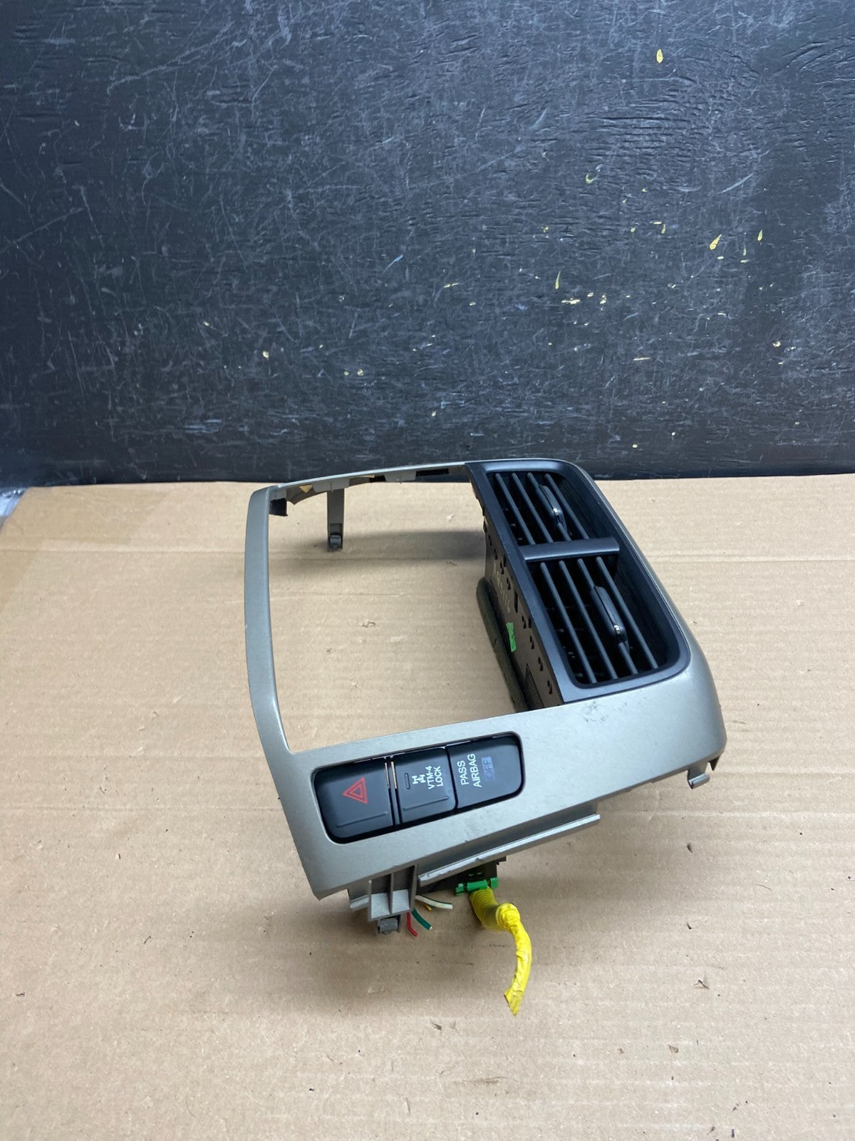 2006-2008 Honda Pilot Center Dash Radio Screen Display Trim Bezel AG5116 DG1