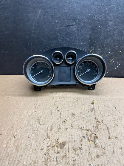 2013 Buick Verano Instrument Gauge Cluster Speedometer T8417 DG0