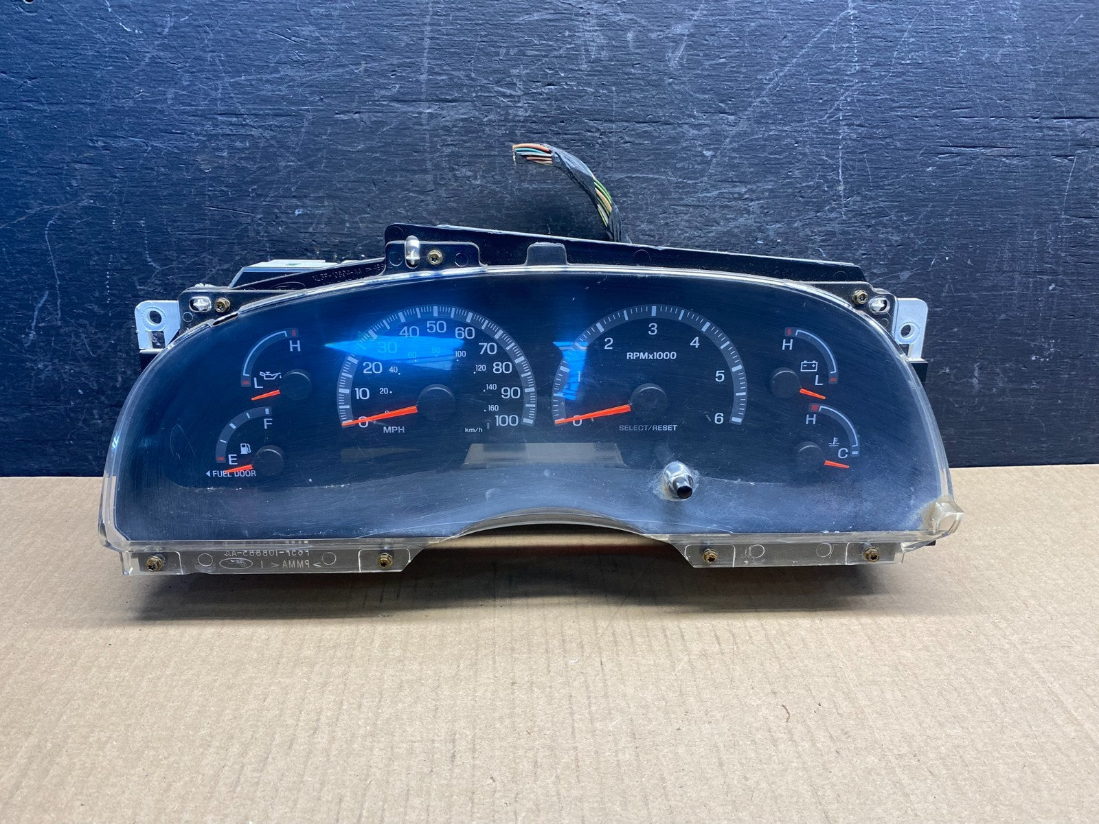 2000 2001 2002 Ford Expedition Speedometer Instrument Gauge Cluster AG3917 D0