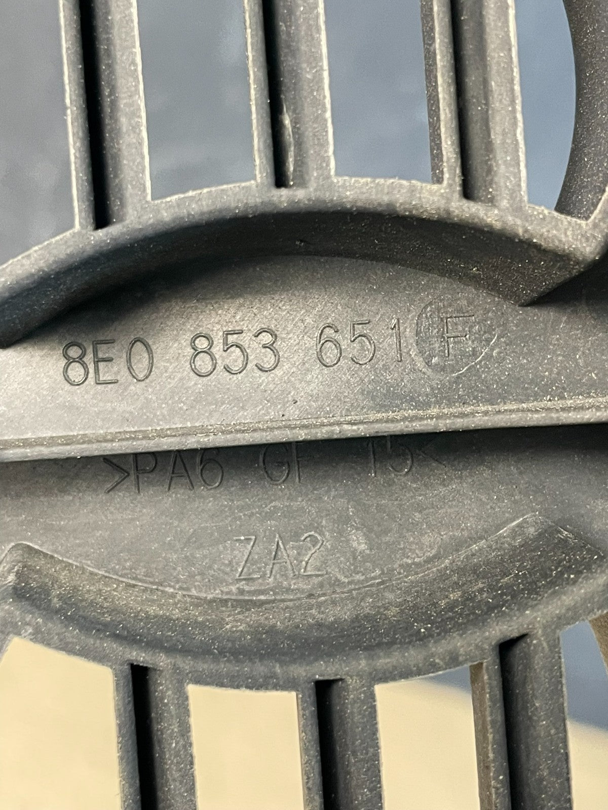 2002 to 2005 Audi A4 Upper Front Grill Grille ad0155 DG4
