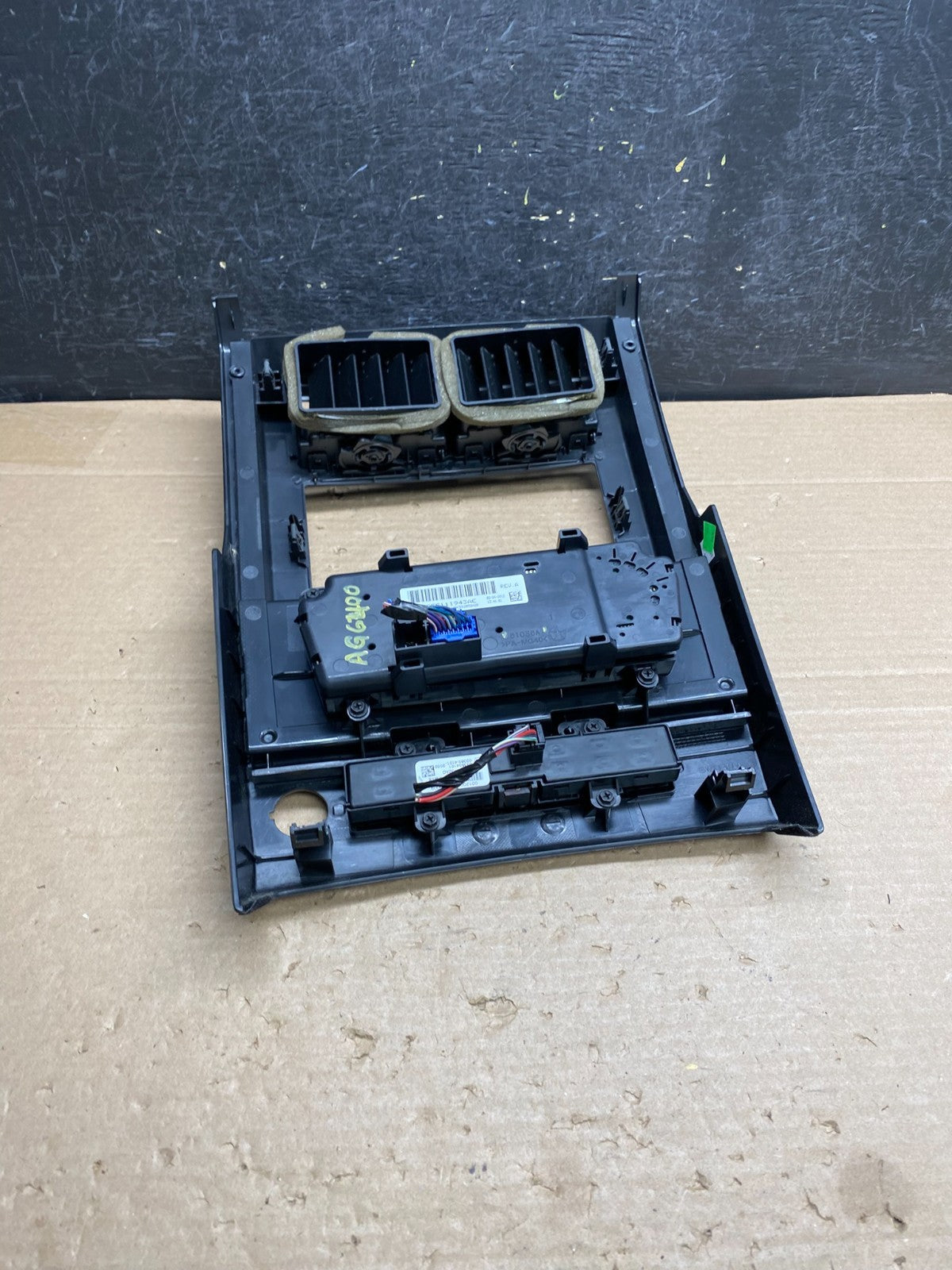 2008 to 2012 Jeep Liberty Dash Climate Temperature Control Radio Bezel AG6400 DG4