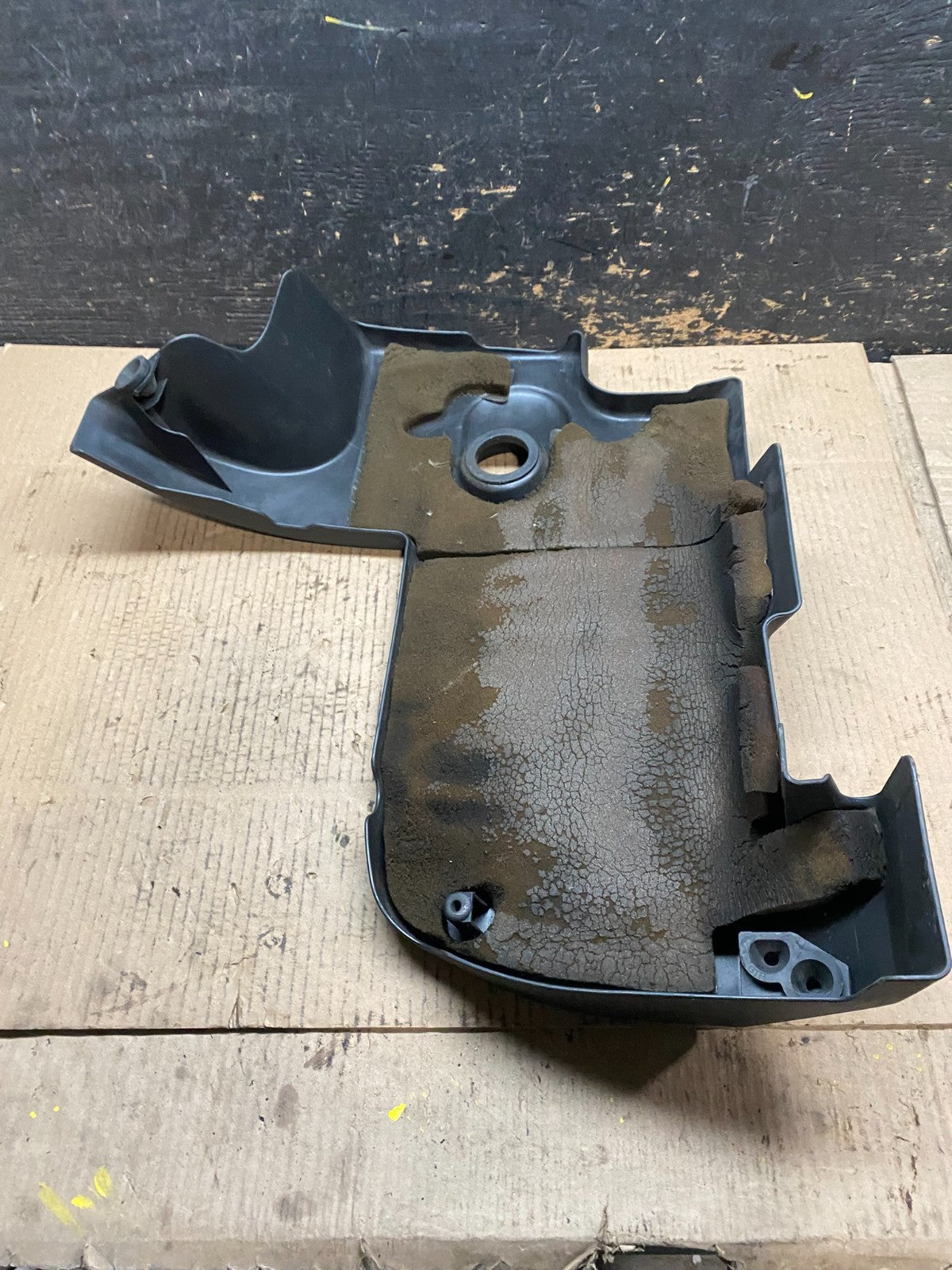 2005 Saturn Ion Engine Motor Cover OEM w5608 DG7