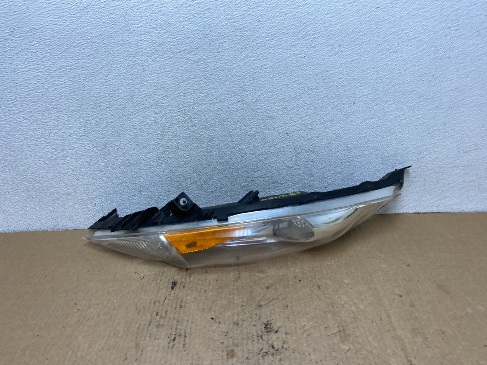 2011-2014 Nissan Juke Turn Signal Headlight Right Passenger RH Halogen AG2454 DW7