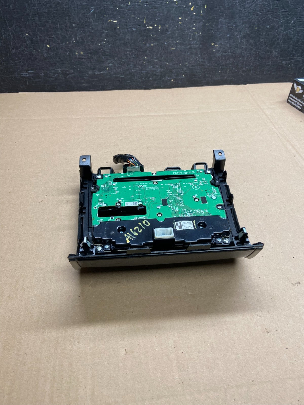 2013 to 2016 Nissan Pathfinder Radio Temperature Climate Control AI6210 DG6