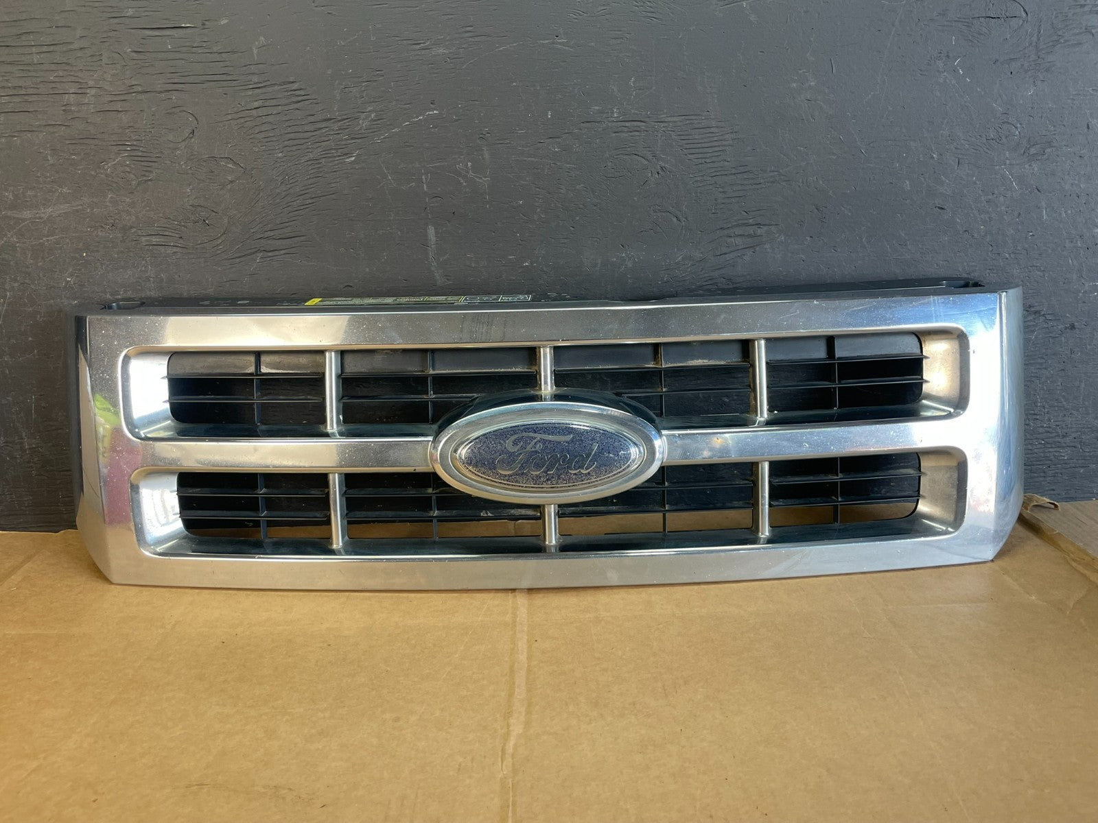 2008 to 2012 Ford Escape Front Upper Grill Grille AE0816 DG0