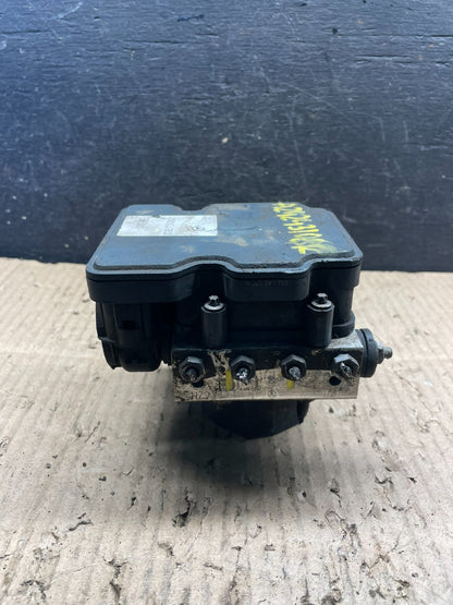 2014-2019 Mercedes B-Class W242 W246 ABS Brake Pump Control Module S4458 DG1