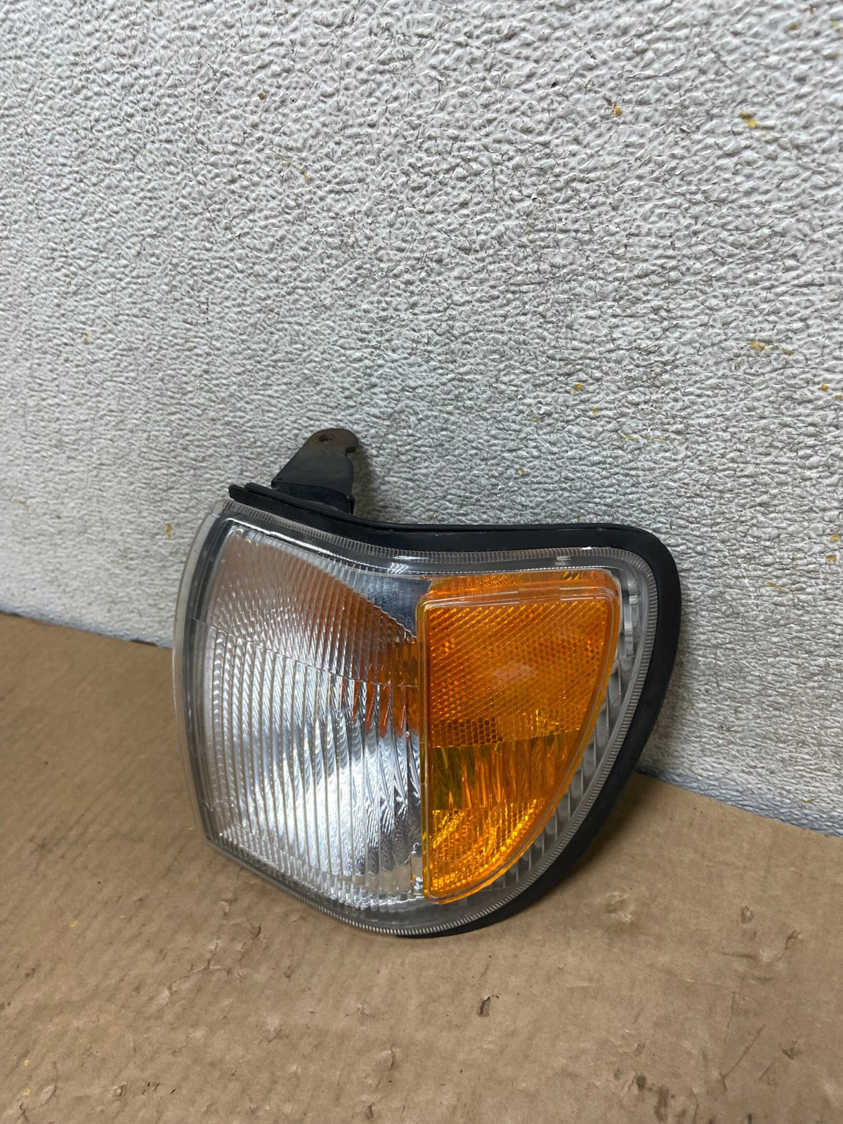 1999 - 2004 Nissan Pathfinder Front Left Driver Turn Signal AI8142 LK1